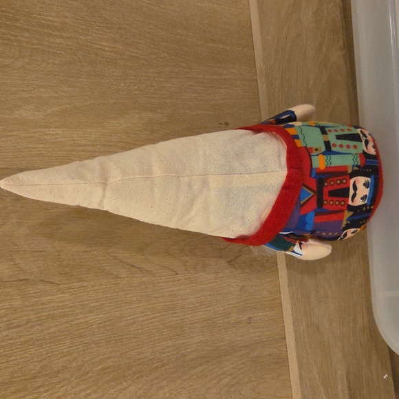 Nutcracker Gnome - Picture 2 of 2